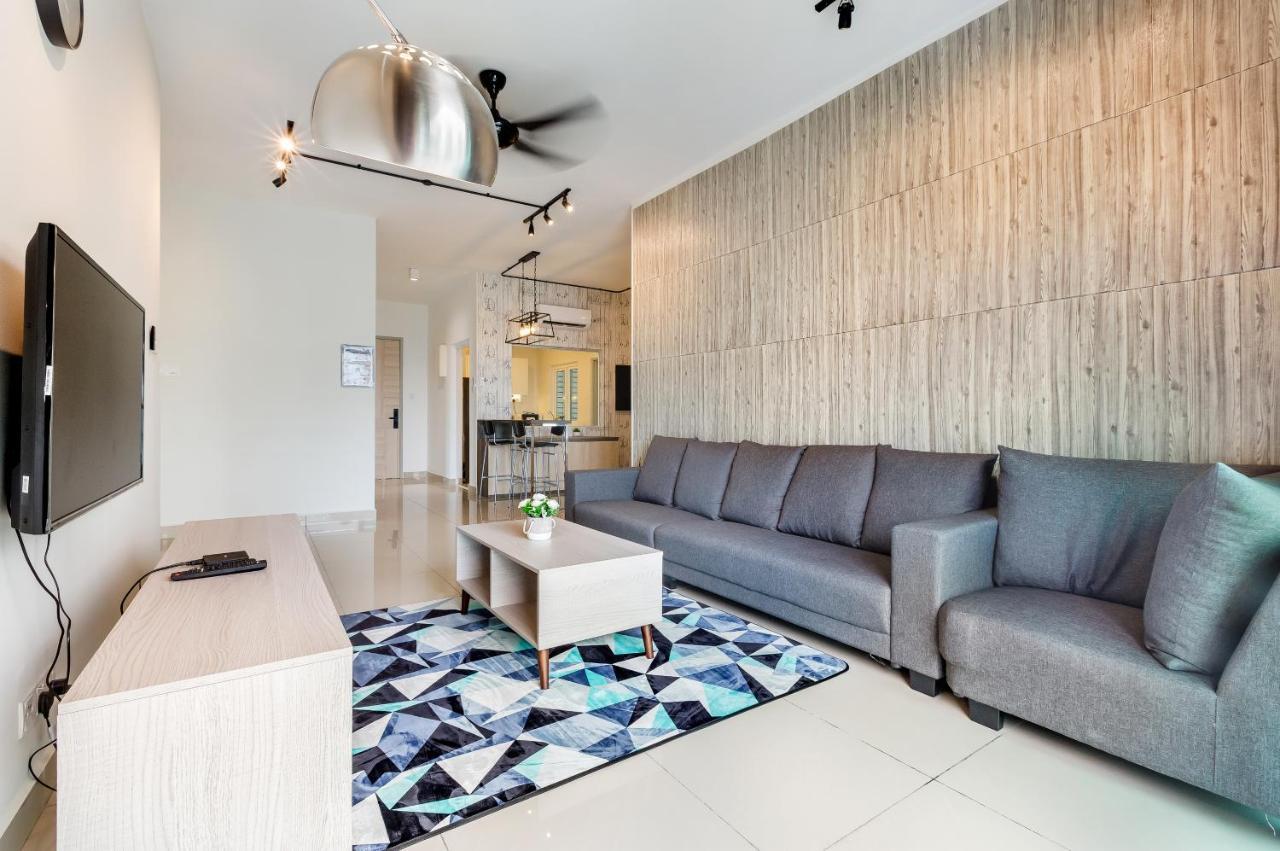 Seasons Luxury Apartment By Jk Home Джохор-Бару Экстерьер фото