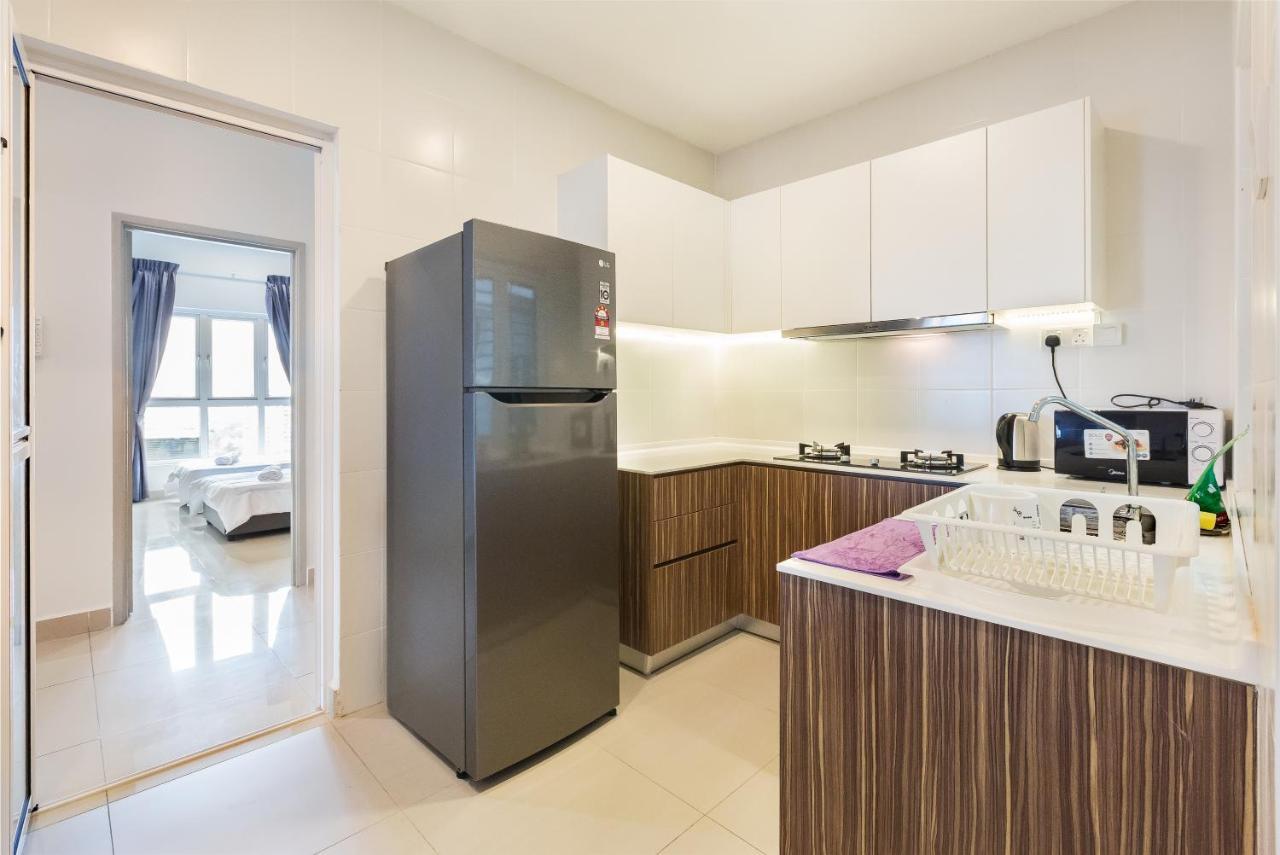 Seasons Luxury Apartment By Jk Home Джохор-Бару Экстерьер фото