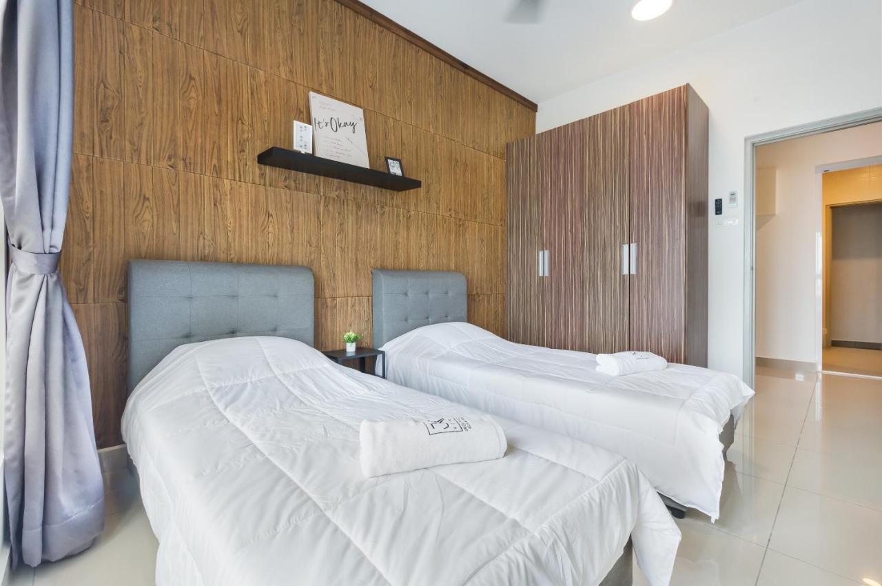 Seasons Luxury Apartment By Jk Home Джохор-Бару Экстерьер фото