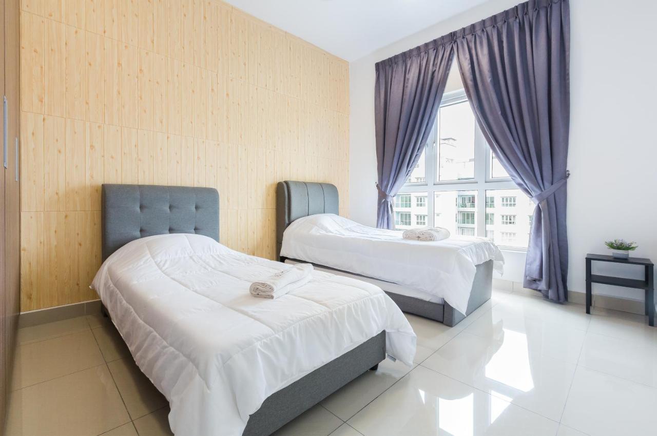 Seasons Luxury Apartment By Jk Home Джохор-Бару Экстерьер фото