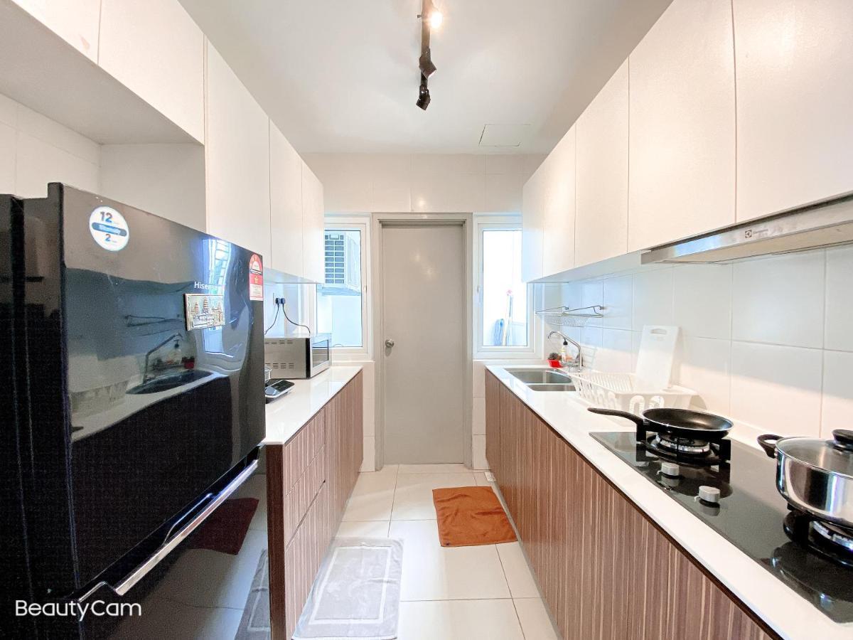 Seasons Luxury Apartment By Jk Home Джохор-Бару Экстерьер фото